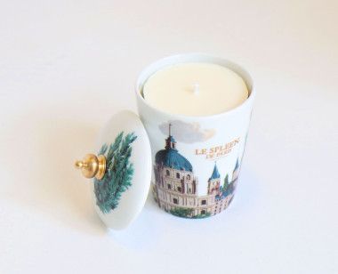 Refillable porcelaine candle - The Parisian Prowler . 1855